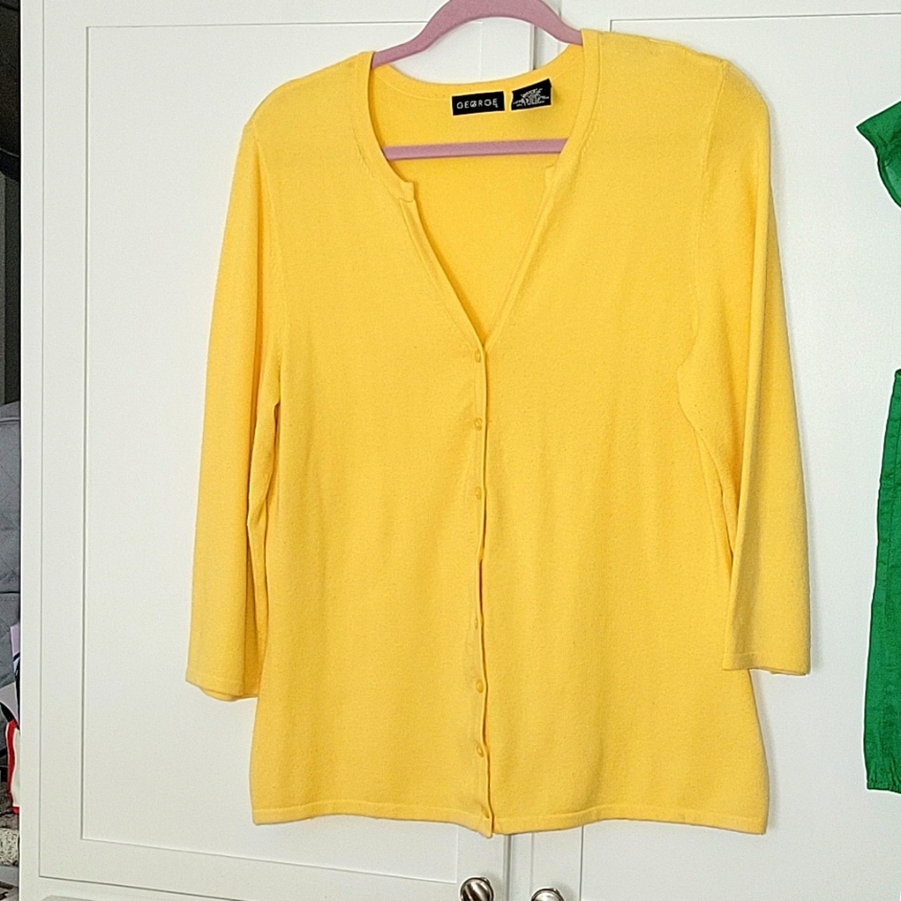 George LG 12/14 yellow sweater, machine wash. 25"long, 18" p to p.